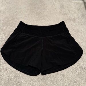 Lululemon speed up low rise shorts 4”. Black. Size 2
